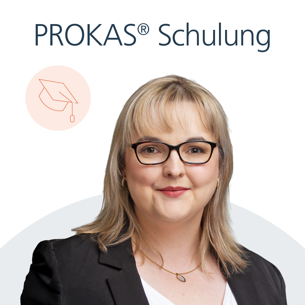 PROKAS Schulung Chef-Paket person, glasses, blonde, black blazer, round necklace